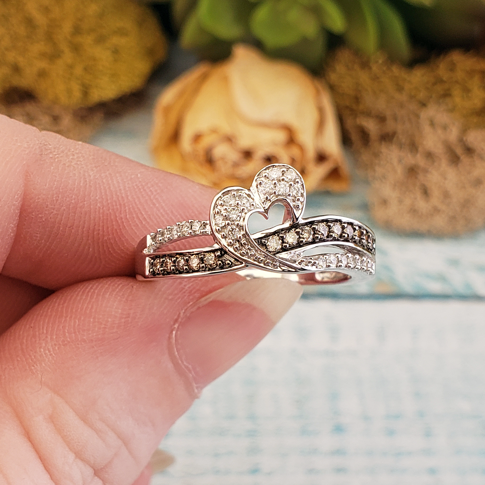 10k white deals gold heart ring