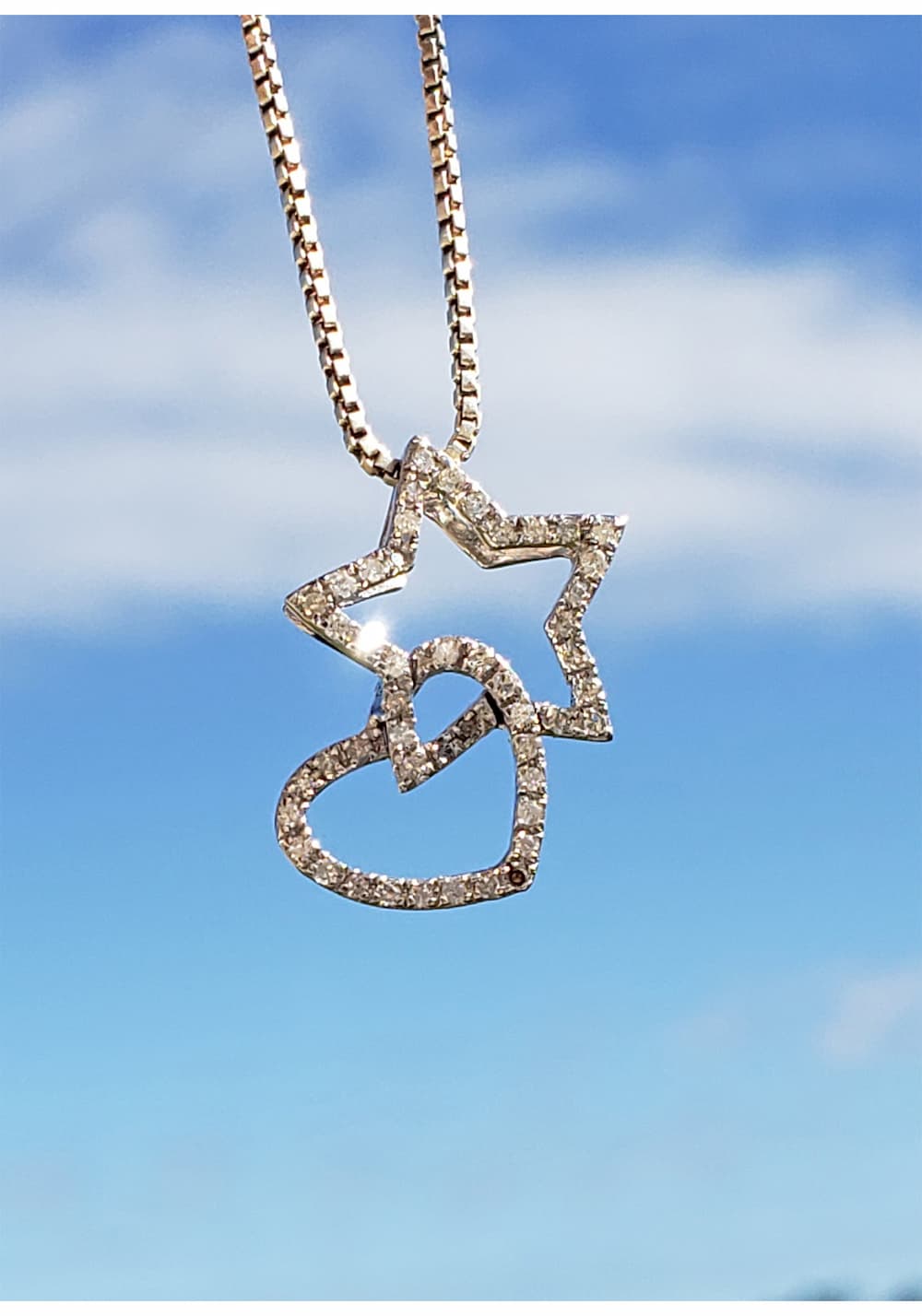 Heart 14k White Gold Pendant Necklace in White Diamonds