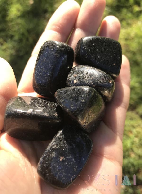 Nuummite