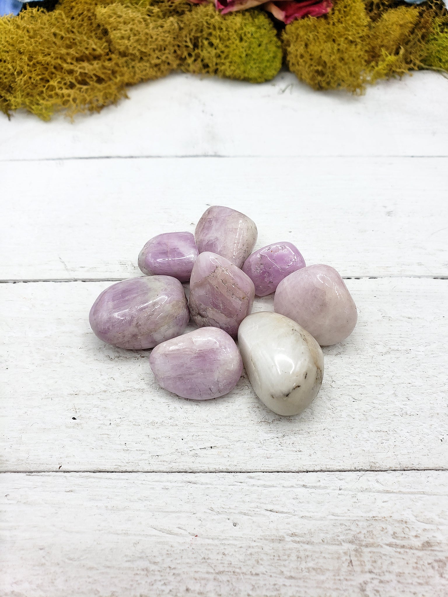 kunzite crystal pieces on display