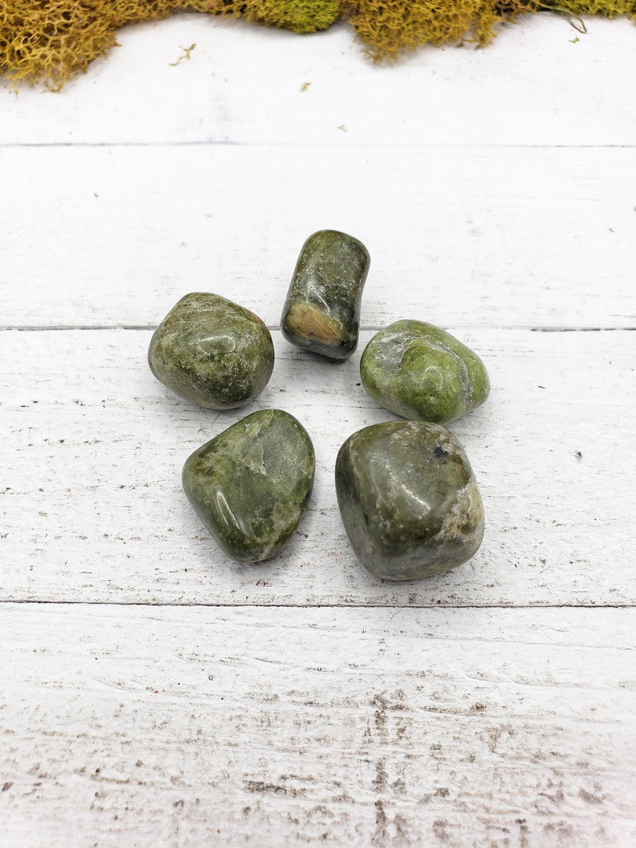 vesuvianite stones on board