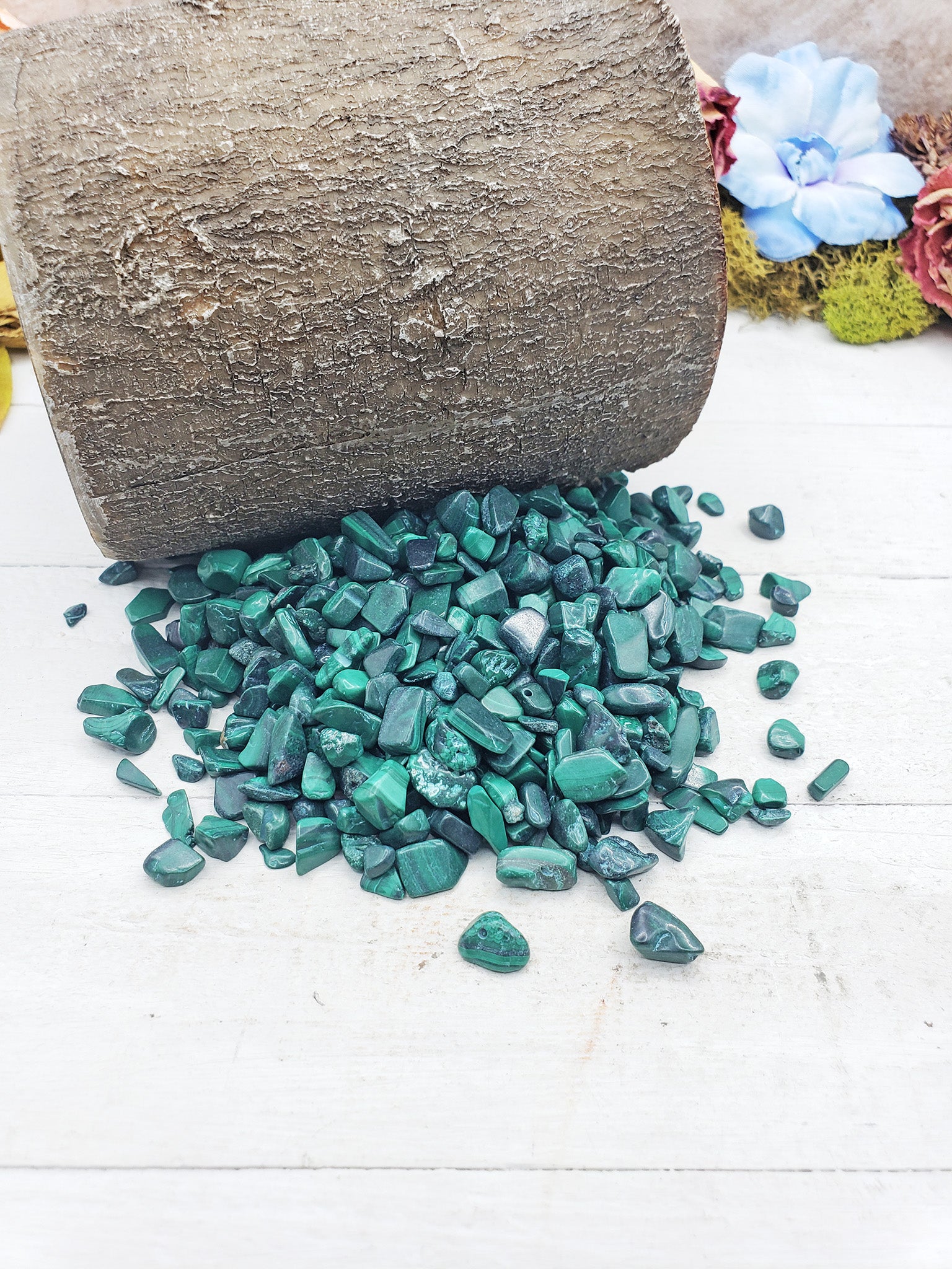 malachite crystal chips by prop log