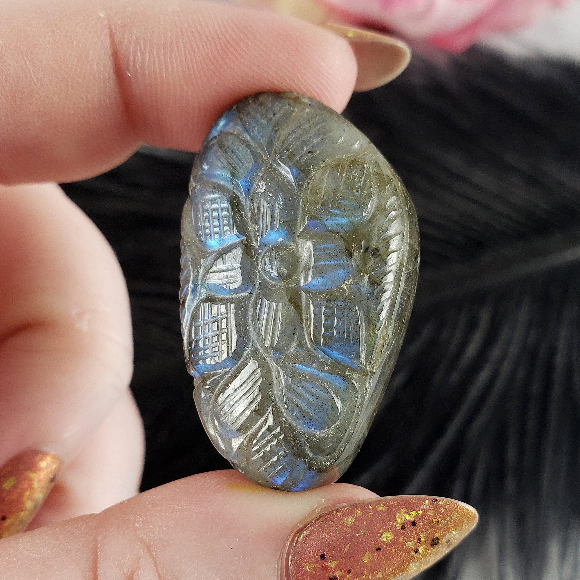 Unique 69 Carat Labradorite Cabochon Natural Gemstone Carving | Court - 1