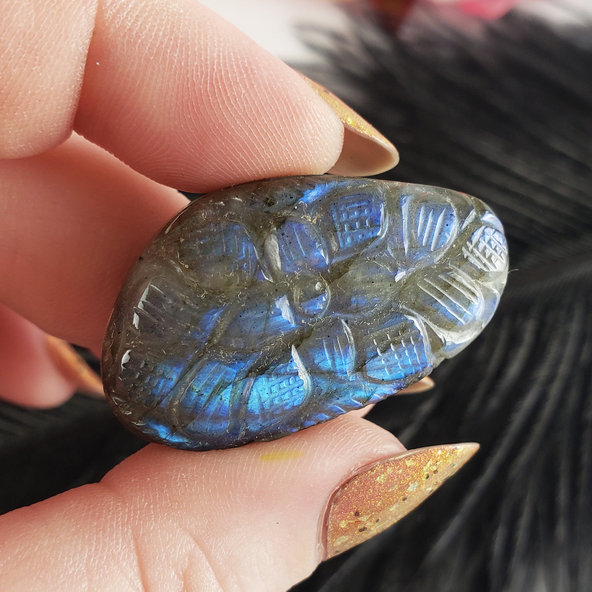 Unique 69 Carat Labradorite Cabochon Natural Gemstone Carving | Court - 4