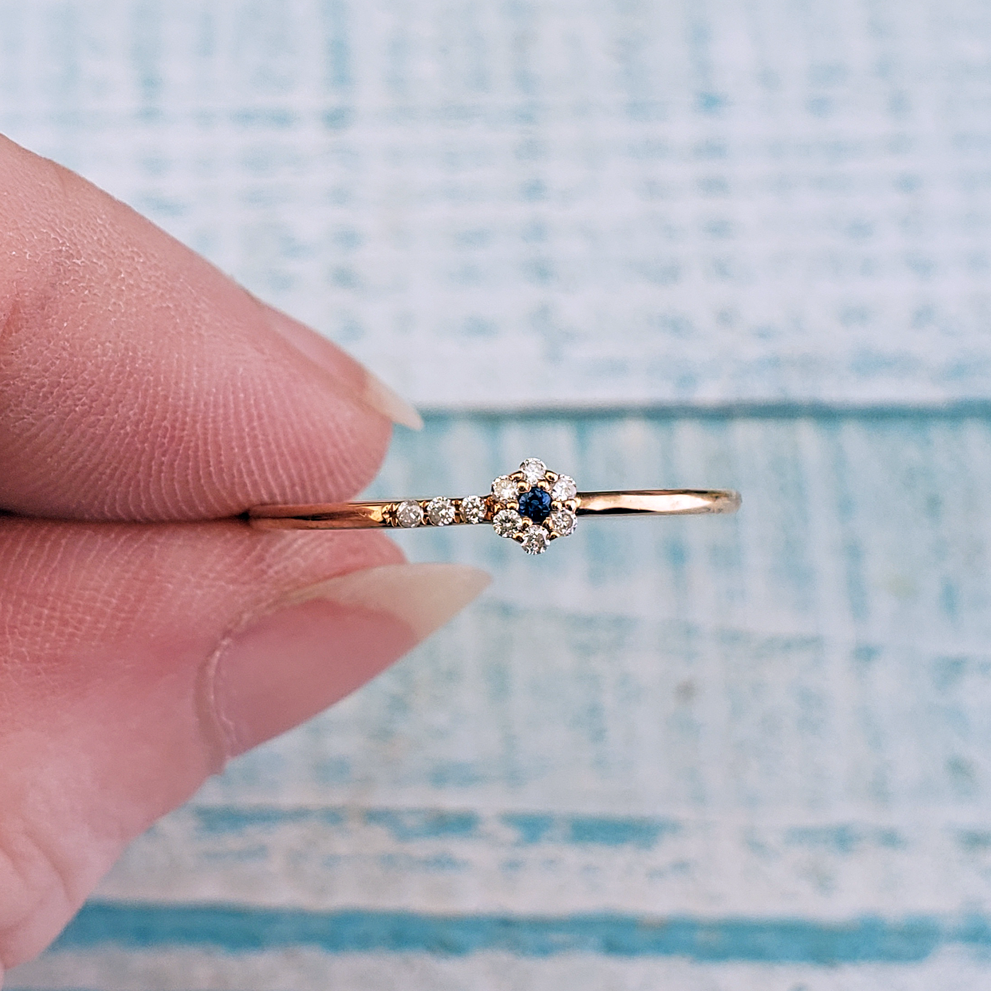 10k Rose Gold Sapphire &amp; White Diamonds Minimalist Floral Ring - Size 7 - Close Up of Ring