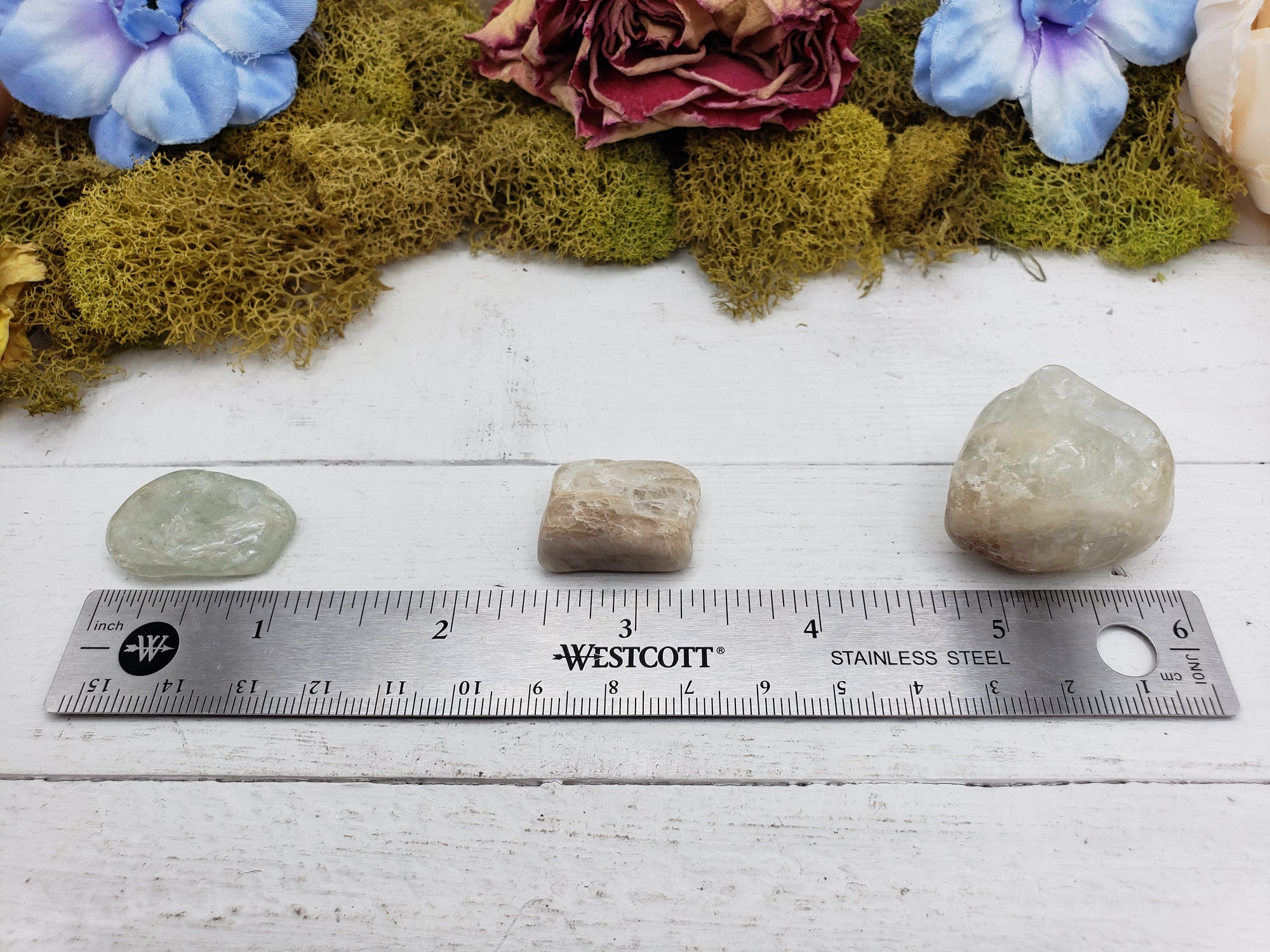 Pale Aquamarine Tumbled Gemstone - One Stone