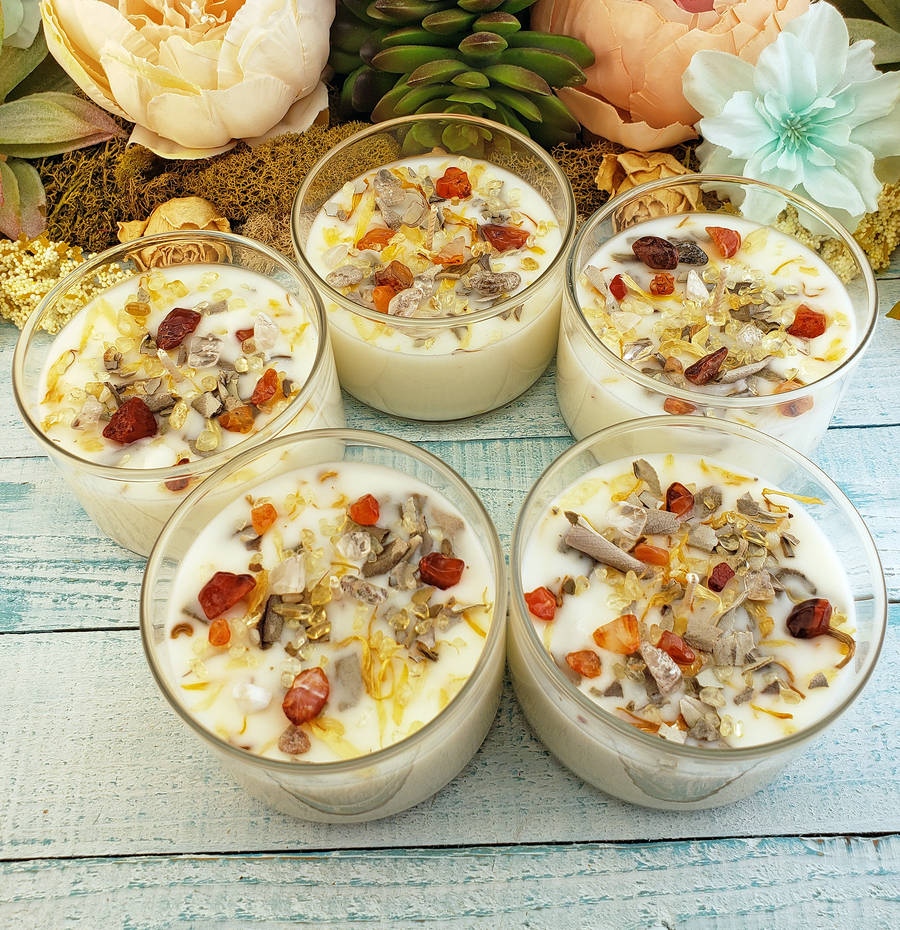 Queen - All Natural Soy Wax Handmade Tumbler Candle with Crystal Chips - Scented with Essential Oils - Decorated with Dried Herbs and Crystal Chips - Carnelian Citrine Included Quartz - White Sage and Dandelion
