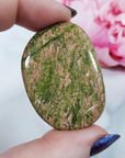 UNAKITE-JASPER-STONE-NATURAL-CRYSTAL-PALM-STONE-WORRY-STONE-FOR-MEDITATION - 1