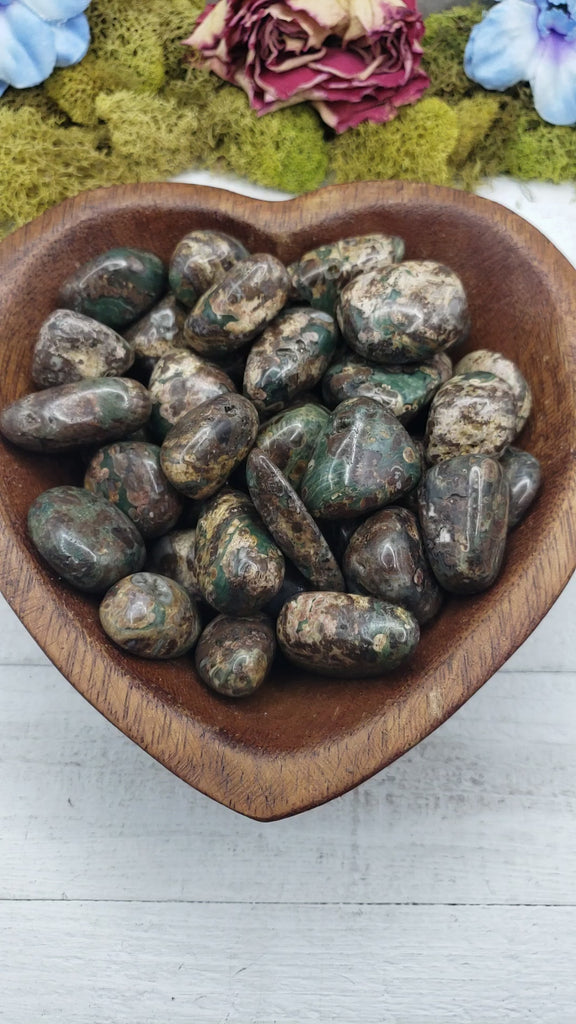 Green Leopard Skin Stones in heart-shaped bowl