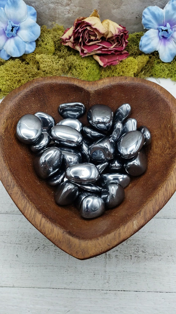 terahertz stones in heart-shaped bowl
