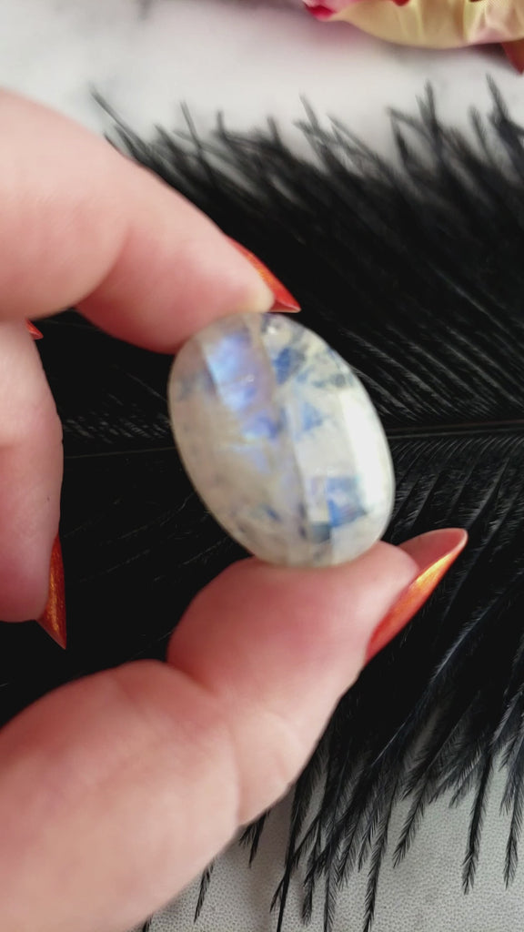 Unique 30 Carat Flashy Rainbow Moonstone Crystal Cabochon Natural High Quality Gemstone | Fable - 5