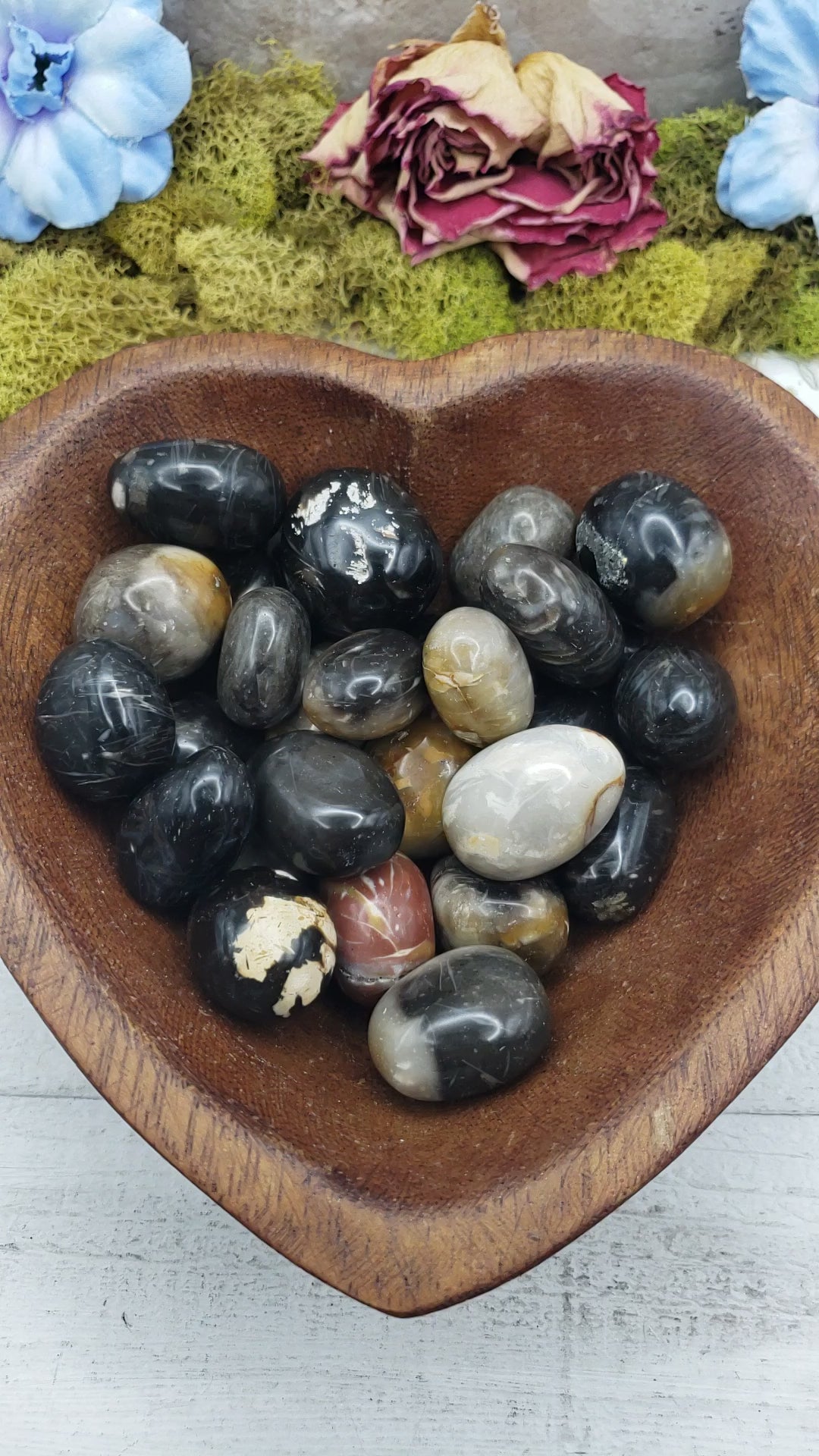 Feather Agate Stones in heart-shaped bowl