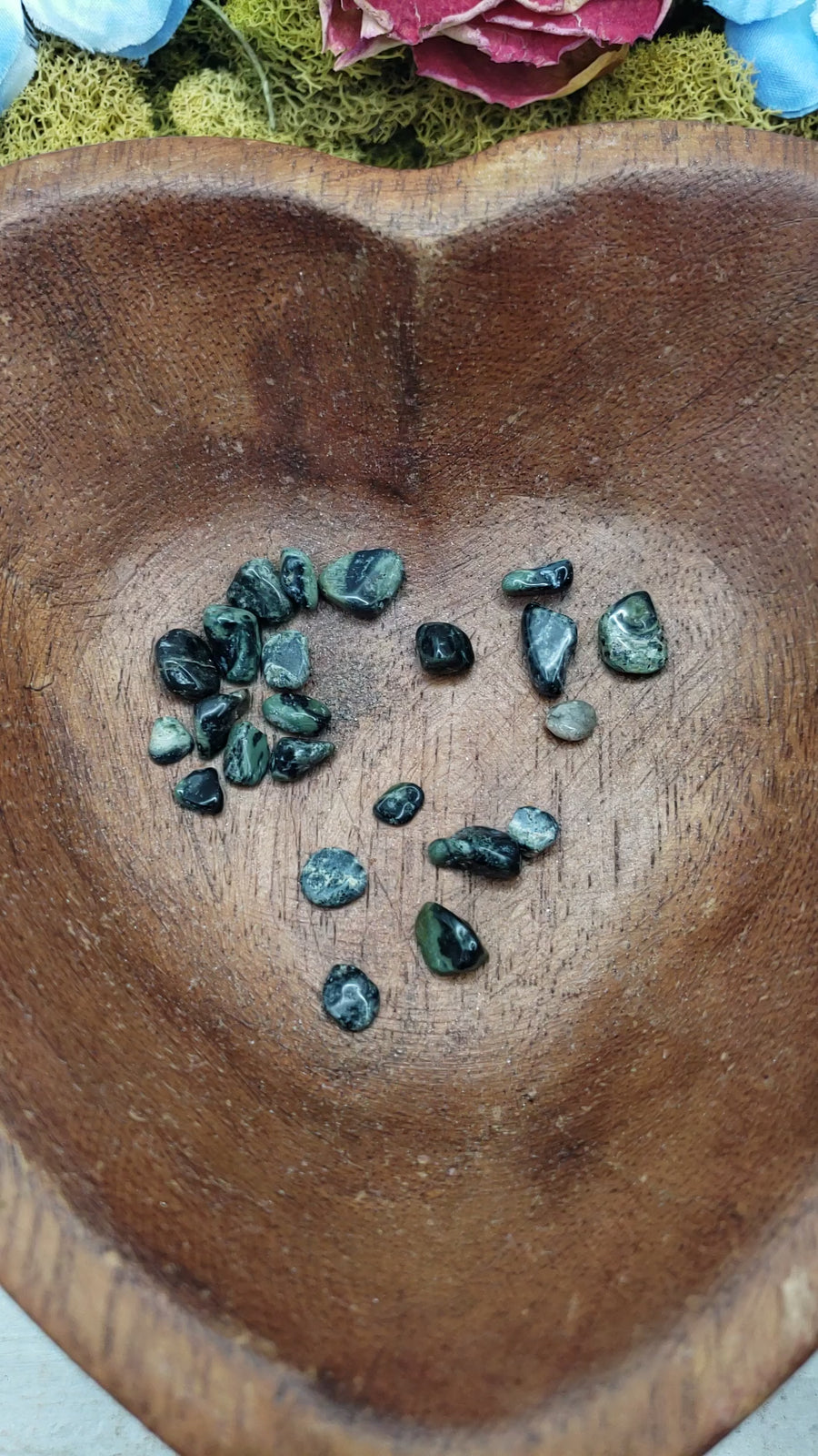 kambaba jasper crystal chips in heart-shaped bowl