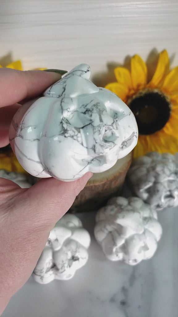 Howlite Crystal Carving Natural Gemstone Jack-O-Lantern | Peaceful Pumpkin - Autumn Decor