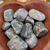 Blue-Green Kyanite Tumbled Gemstone - Single Stone