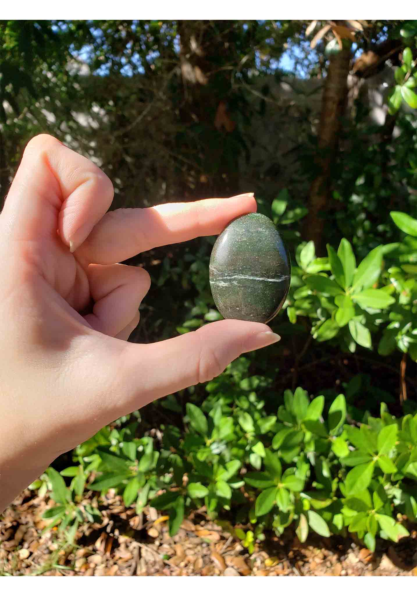 Luxuriously Green Aventurine Palm Worry Stone - Stone of Opportunity &amp; Good Luck  4