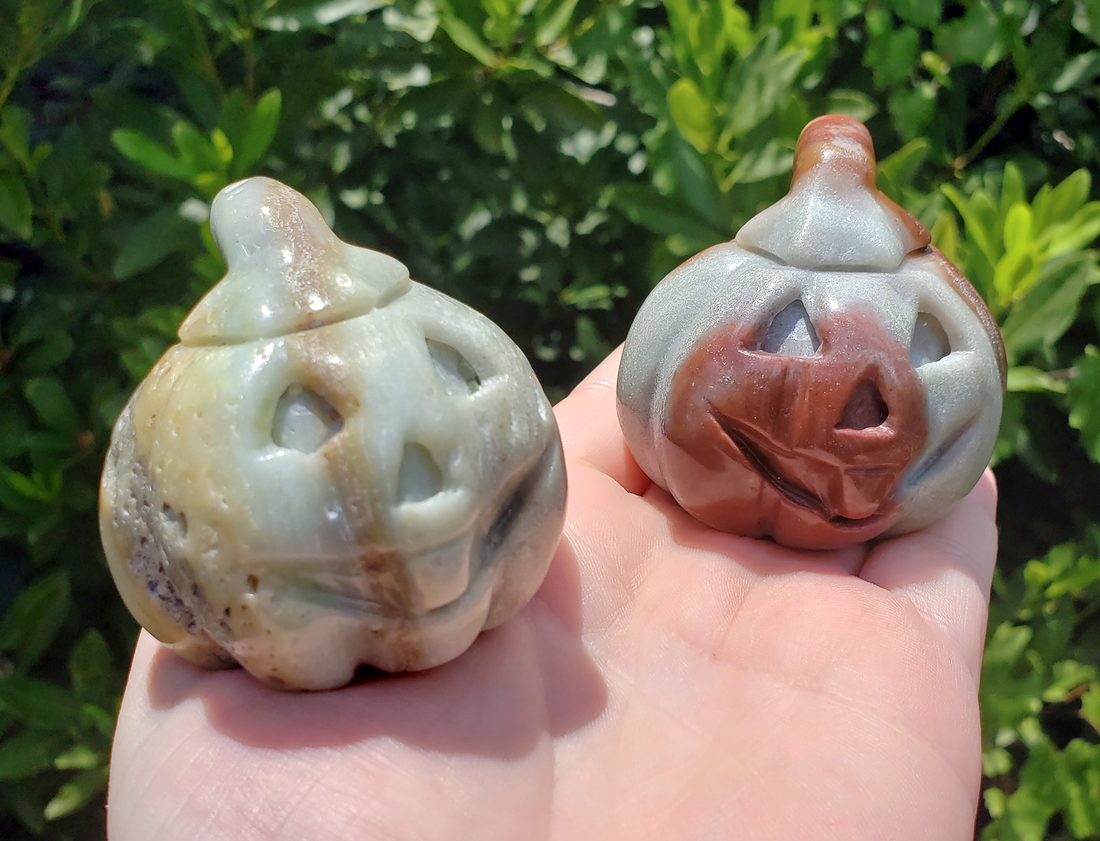 Amazonite Gemstone Happy Pumpkin Totem Jack-o-Lantern Carving - Best Friend Pumpkins