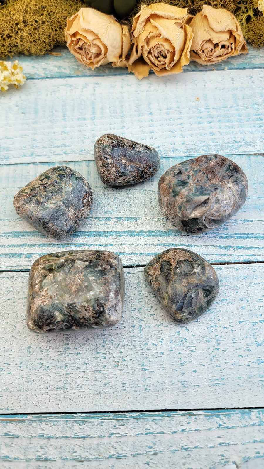 Blue-Green Kyanite Tumbled Gemstone - Single Stone