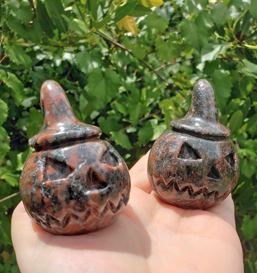 Halloween Jasper Gemstone Spooky Pumpkin Totem Jack-o-Lantern Carving - Witch Hats!