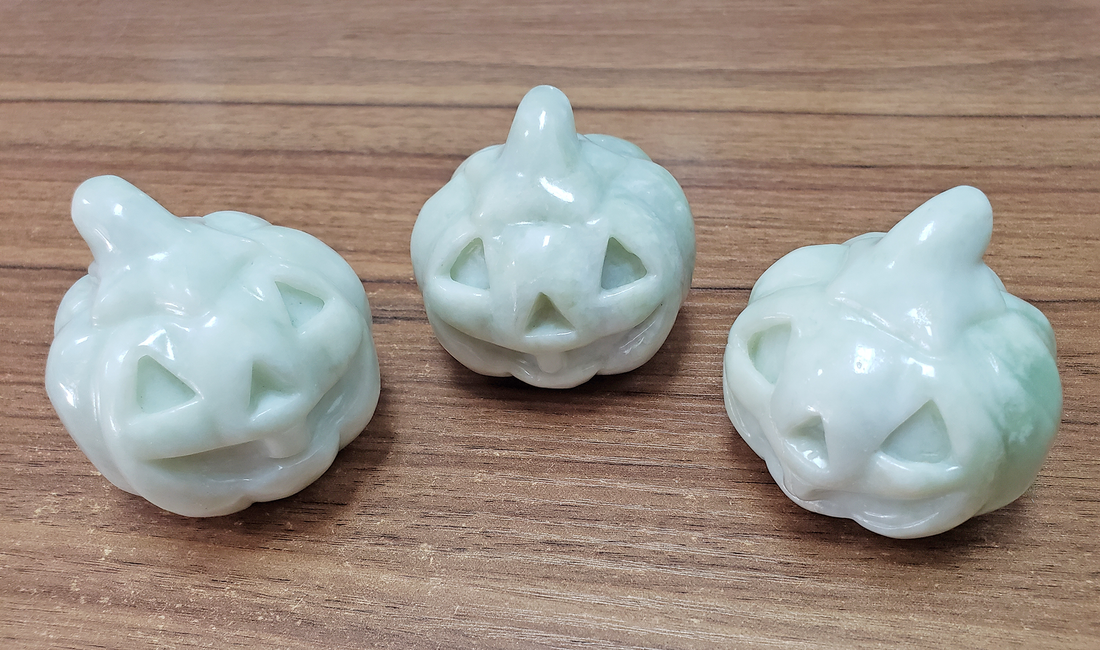 New Jade Gemstone Happy Pumpkin Totem Jack-o-Lantern