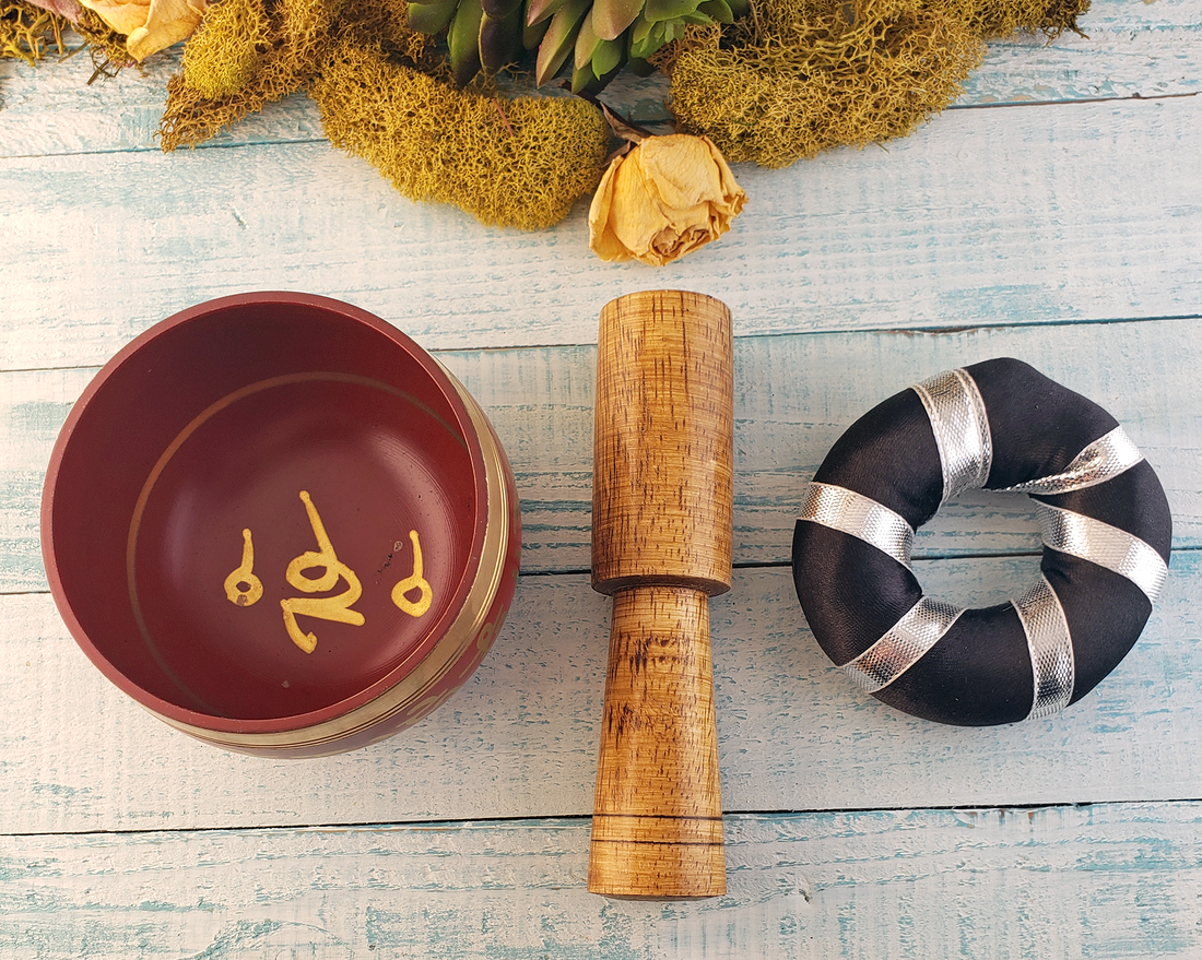 Red Singing Bowl With Cushion & Striker