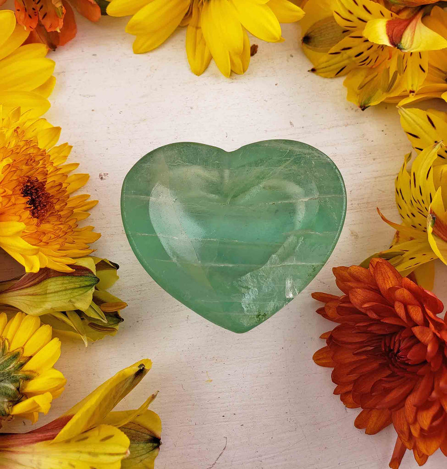 Green Fluorite Heart-Shaped Offering Vessel Dish Bowl - Mini