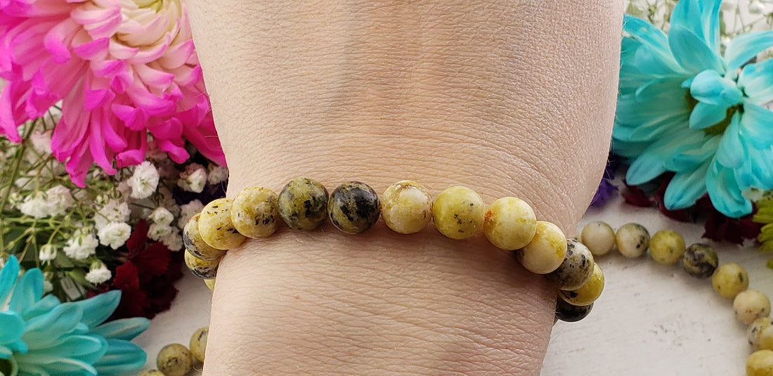Amazon.com: Green Aventurine Bracelet | Chakra Crystal Healing Gemstone  Bracelet for Yoga Meditation| Semi Precious Handmade Indian Jade Jewelry  for Men Women Unisex by Crystal Agate : Handmade Products